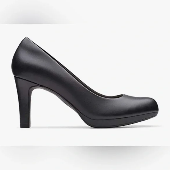 Clarks Ultimate Comfort heels/ pumps. Cushioned insole, arch support. Black. 9 - Picture 2 of 15